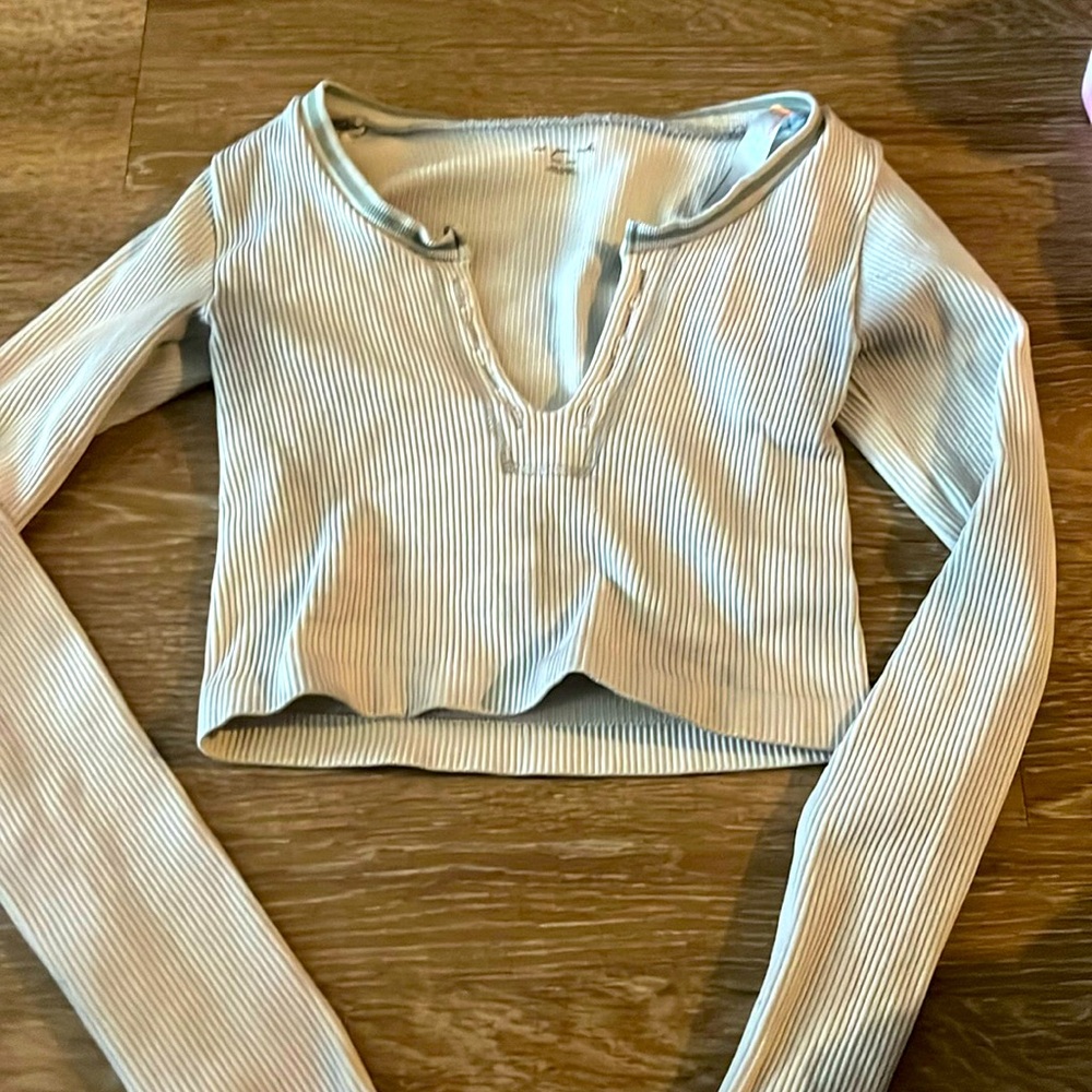 URBAN SHIRT; Out From Under Go For Gold Seamless Top long sleeve